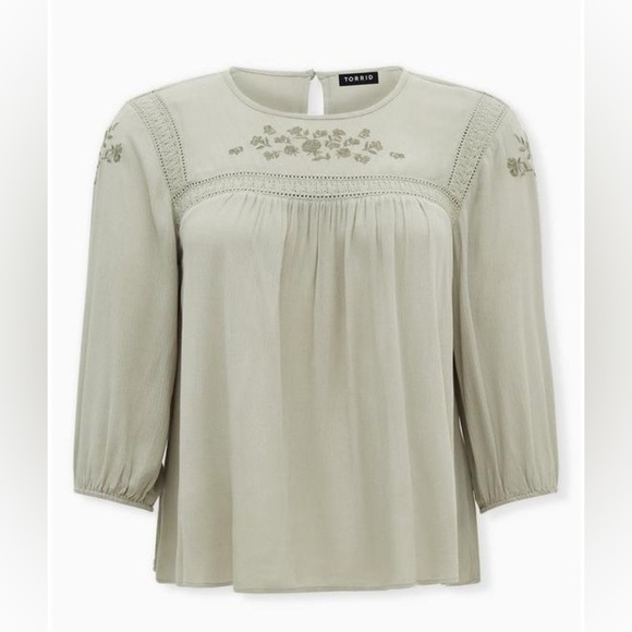 Torrid Crinkle Gauze Embroidered Top Sz 0X (14W) EUC - Picture 3 of 11